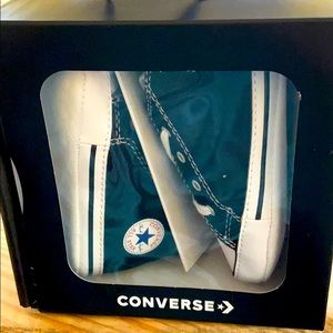 Toddler Converse size 4